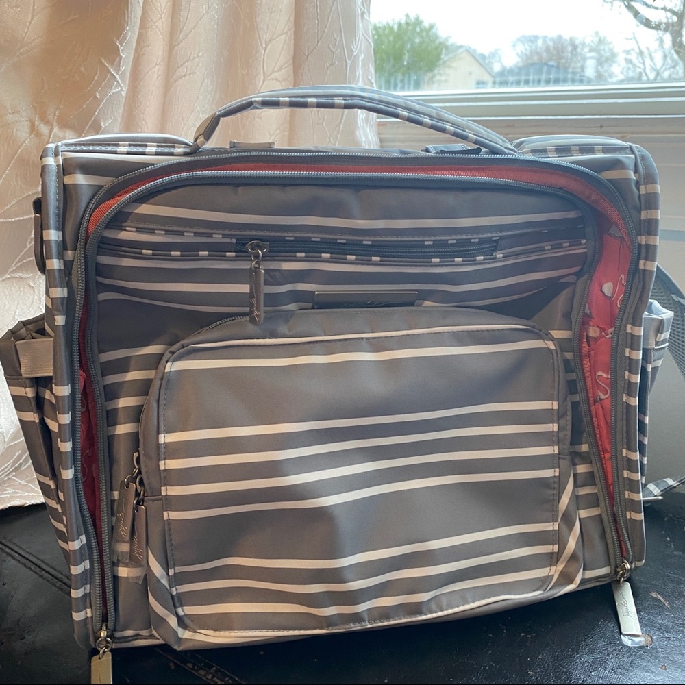 HARD TO FIND Jujube Bag in Hampton print (flamingo interior), gray stripe